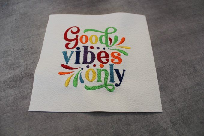Coupon brodé Good Vibes