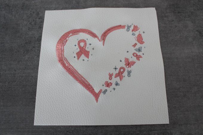 Coupon brodé Coeur Octobre Rose 