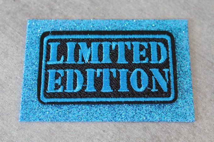 Etiquette à coudre " LIMITED EDITION "