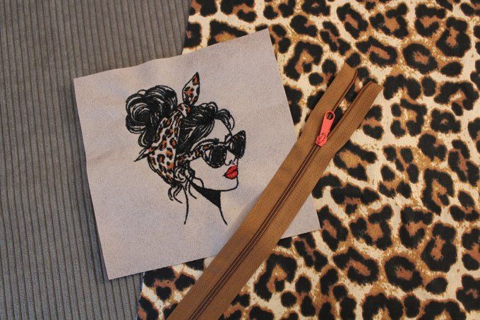 KIT TROUSSE EVA - Femme au bandana léopard