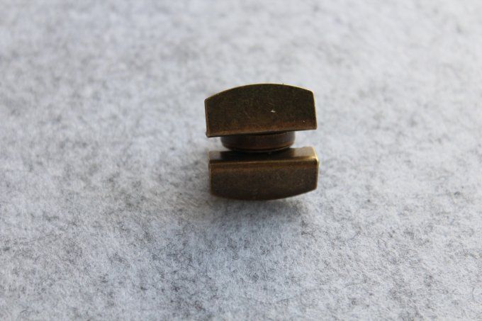Lot Attaches et Fermoirs 