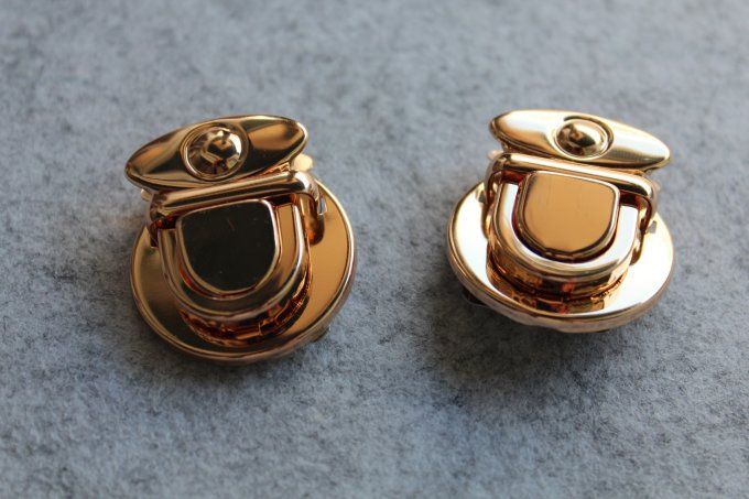 Lot Attaches et Fermoirs 