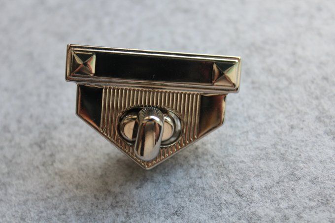 Lot Attaches et Fermoirs 